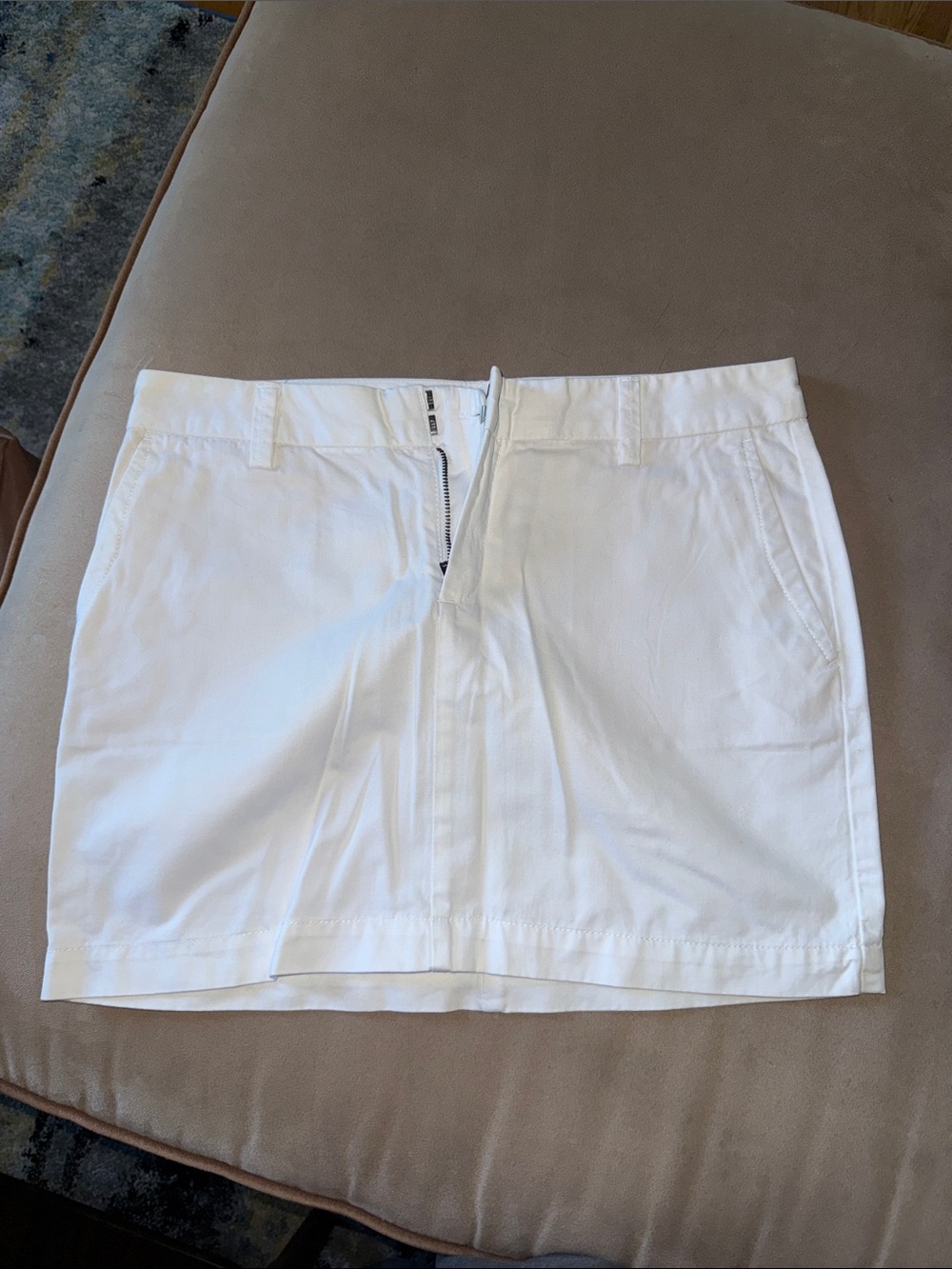GAP White Cotton Mini Skirt with Front Zip